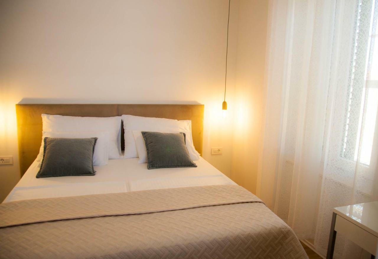 Soukki Town Centre Suites 1 Split Exterior photo